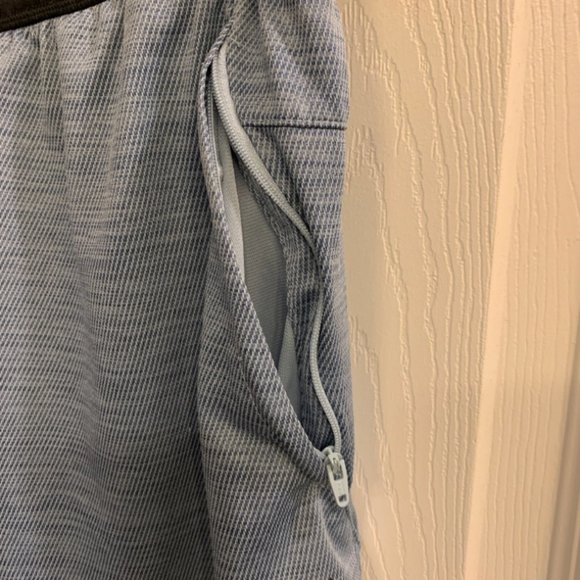 Adidas Aeroready Athletic Shoets Men’s Size Medium - Picture 4 of 7